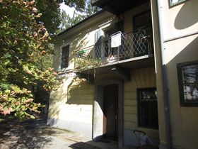 Westfassade mit Balkon - Foto Laukhardt 2011