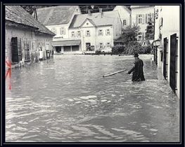 Die Kirchbergstraße unter Wasser - 1975