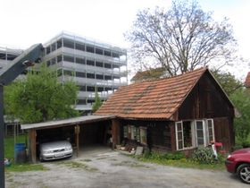 Gartenhäuschen und Garagenhaus - Foto Laukhardt 2011